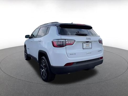 Used 2025 Jeep Compass Limited image 11