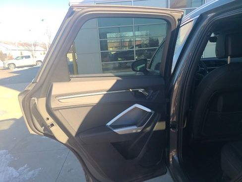 Used 2024 Audi Q3 2.0T Premium image 14