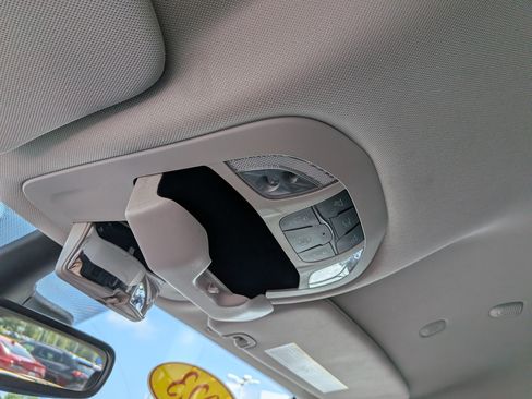 Used 2023 Chrysler Pacifica Touring-L FWD image 32