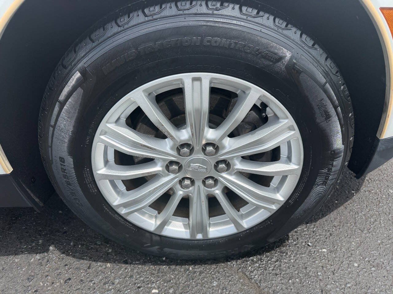 Used 2017 Cadillac XT5 FWD image 7