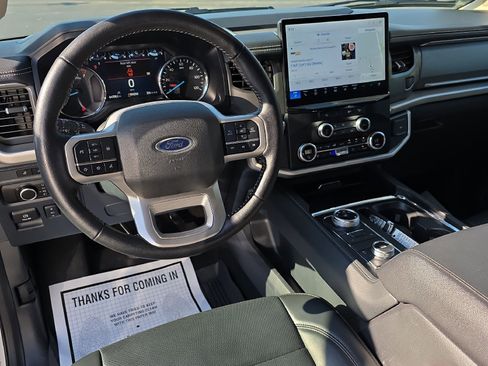 Used 2024 Ford Expedition Max XLT image 18