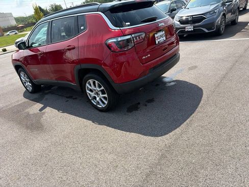 Used 2025 Jeep Compass Limited AWD/4WD image 8