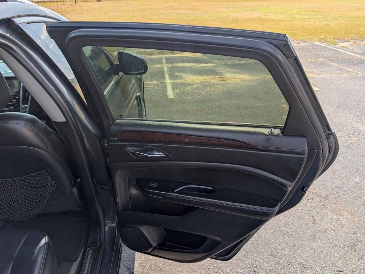 Used 2015 Cadillac SRX Luxury w/ Driver Awareness Package FWD image 38
