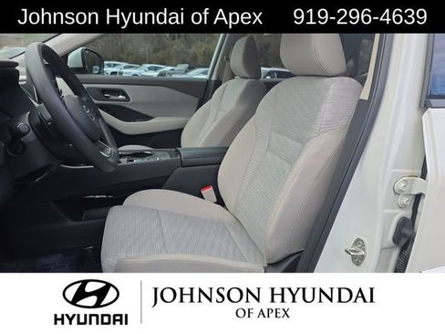 Used 2021 Nissan Rogue SV image 24