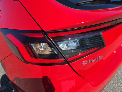 Used 2024 Honda Civic Sport image 32