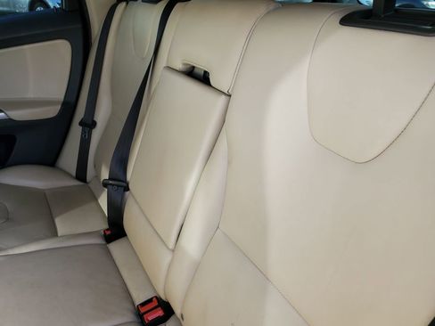 Used 2016 Volvo XC60 T6 w/ Proximity Package image 29