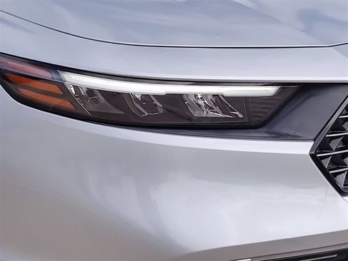 Used 2023 Honda Accord EX image 12