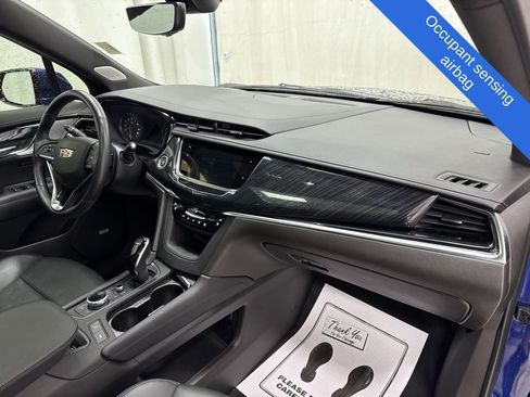 Used 2023 Cadillac XT6 Premium Luxury image 10
