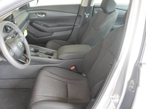 Used 2025 Honda Accord LX image 24