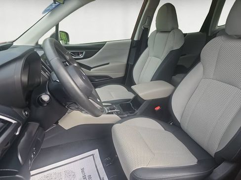 Certified 2023 Subaru Forester Premium AWD/4WD image 9