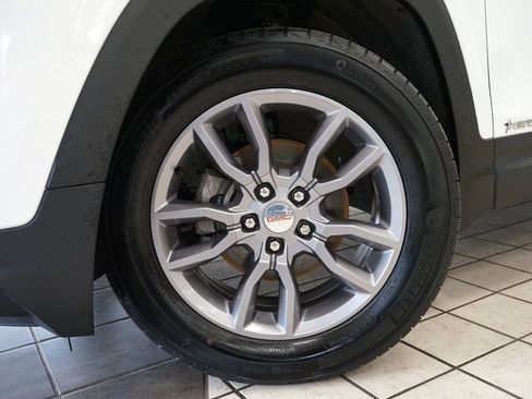 Used 2023 GMC Terrain SLT image 51