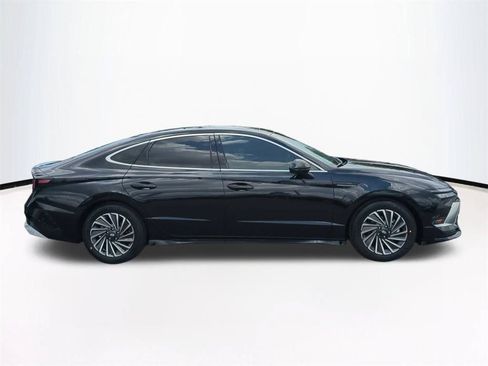 New 2026 Hyundai Sonata Limited FWD image 4