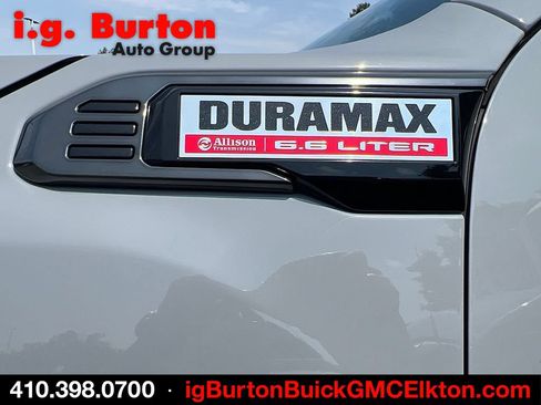 Used 2024 GMC Sierra 2500 AT4 w/ AT4 Premium Plus Package AWD/4WD image 5