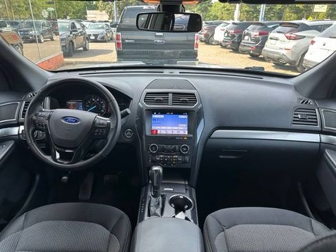 Used 2019 Ford Explorer XLT w/ Equipment Group 201A AWD/4WD image 15