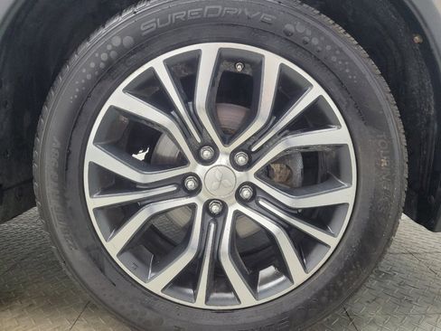 Used 2017 Mitsubishi Outlander GT image 31