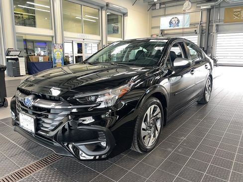 Used 2024 Subaru Legacy Touring XT image 3