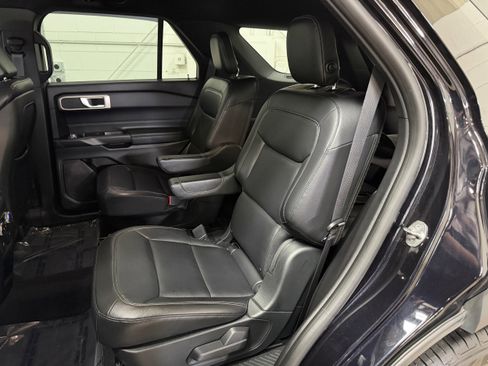 Certified 2020 Ford Explorer XLT w/ Equipment Group 202A image 10