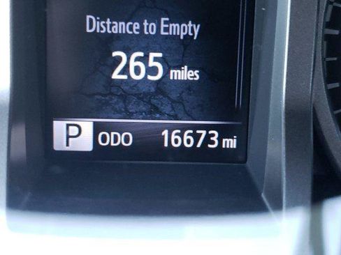 Certified 2018 Toyota Tacoma Limited AWD/4WD image 31