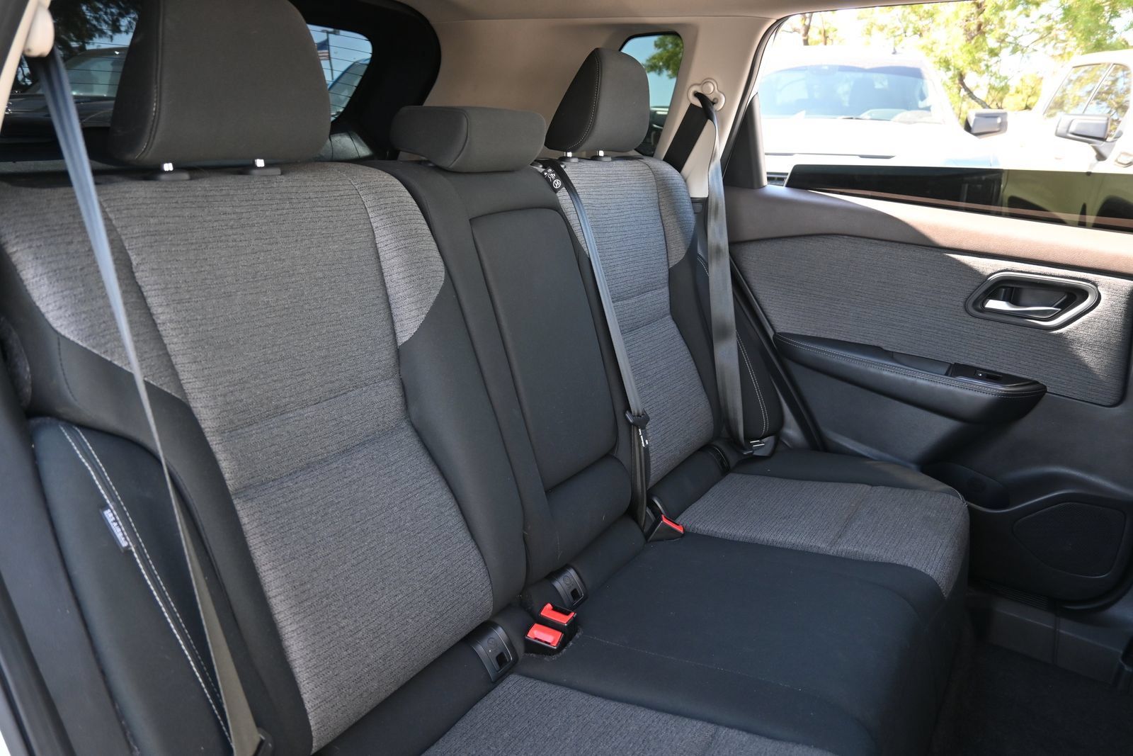 Used 2023 Nissan Rogue SV FWD image 23