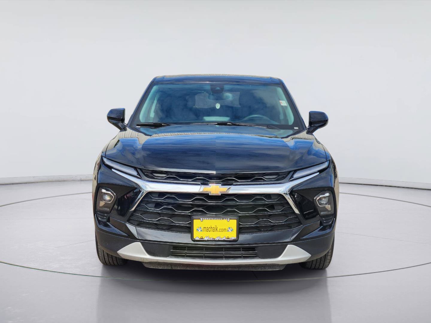 Used 2026 Chevrolet Blazer LT FWD image 2
