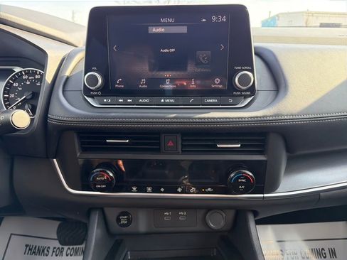 Certified 2025 Nissan Rogue SV FWD image 20