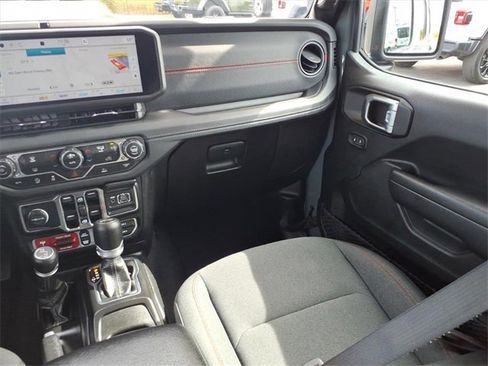 Certified 2024 Jeep Wrangler Unlimited Rubicon image 24