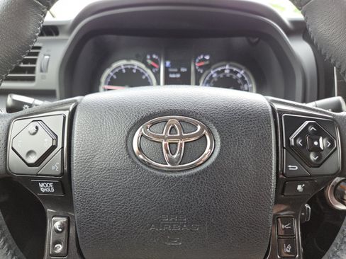 Used 2021 Toyota 4Runner TRD Off-Road AWD/4WD image 28