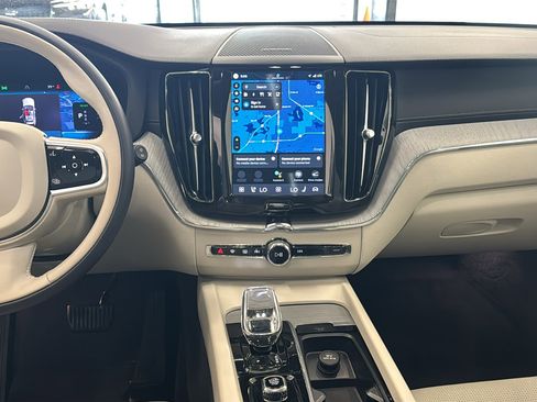 Used 2024 Volvo XC60 T8 Ultimate w/ Climate Package AWD/4WD image 11