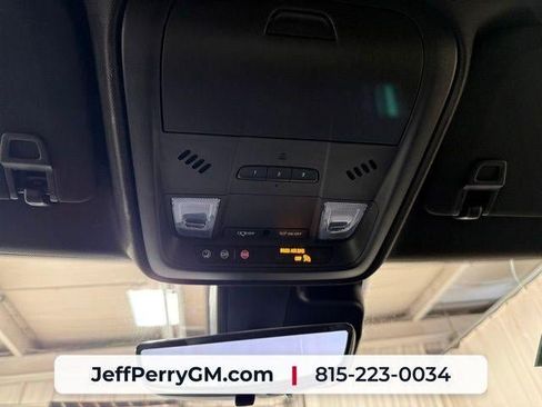 Used 2022 Cadillac XT4 Premium Luxury w/ Enhanced Visibility Package FWD image 16