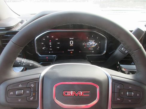 New 2026 GMC Sierra 3500 SLT w/ SLT Premium Package AWD/4WD image 17