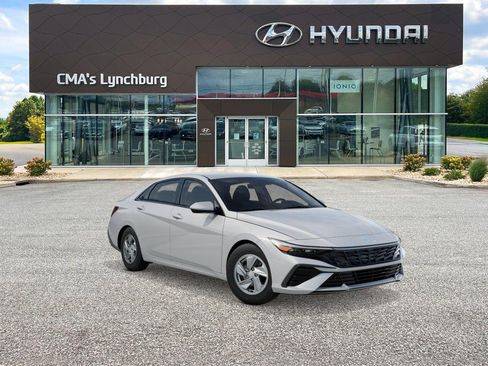 New 2026 Hyundai Elantra SE FWD image 2