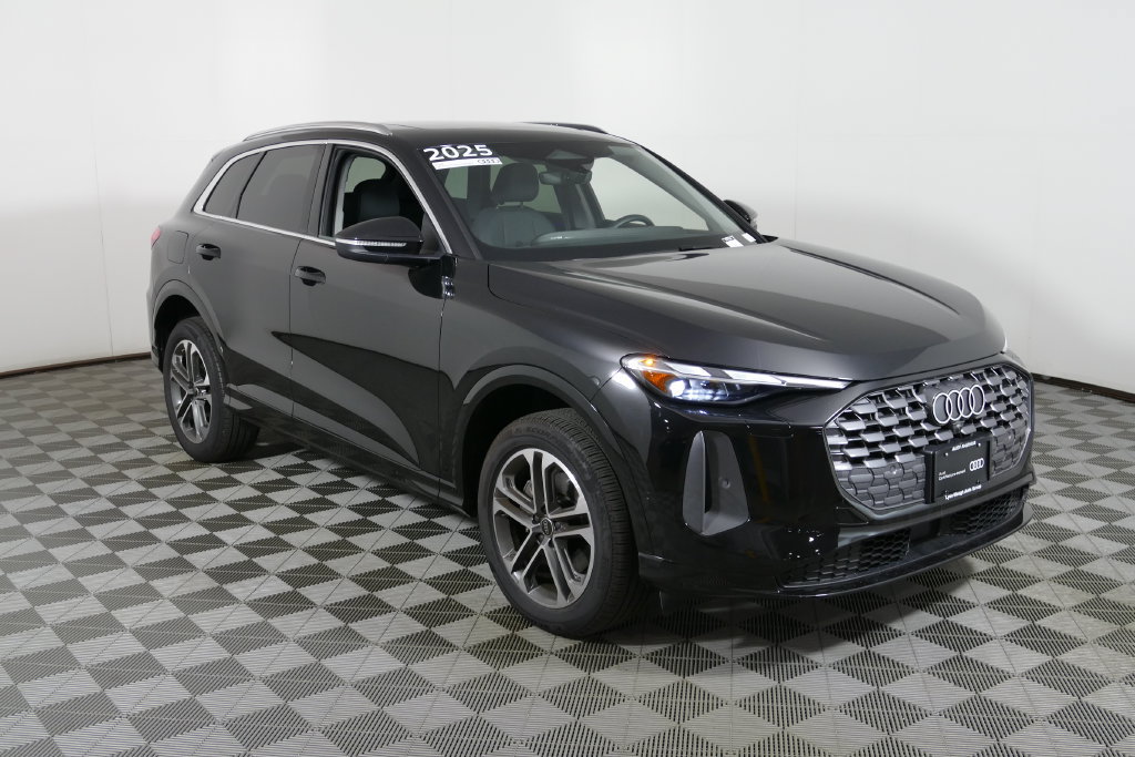 Certified 2025 Audi Q5 Premium w/ Convenience Package AWD/4WD image 1