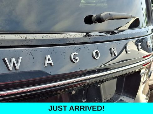 Used 2024 Jeep Wagoneer Series III w/ Premium Group I AWD/4WD image 5