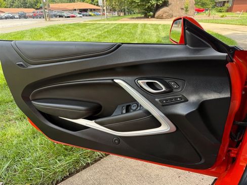 Used 2019 Chevrolet Camaro SS RWD image 47