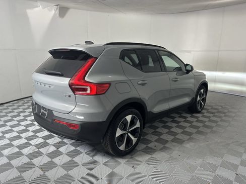 Used 2026 Volvo XC40 B5 Plus AWD/4WD image 8