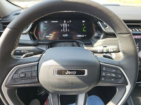 Used 2022 Jeep Grand Cherokee Limited 4xe w/ Luxury Tech Group II image 21