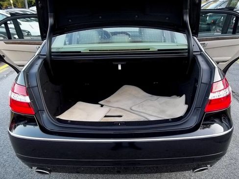 Used 2011 Mercedes-Benz E 350 4MATIC Sedan image 25