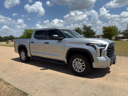 Used 2022 Toyota Tundra SR5 AWD/4WD image 13