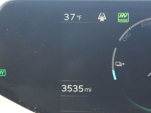 Used 2025 Toyota Prius Base image 4