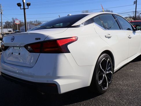 Used 2024 Nissan Altima 2.5 SR image 3