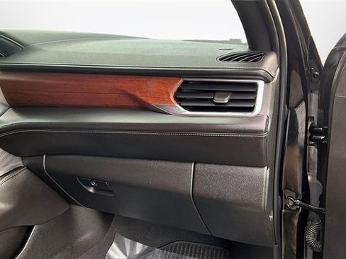 Used 2023 GMC Yukon Denali Ultimate image 15