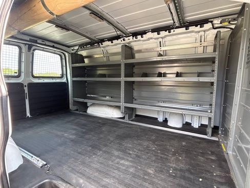 Used 2016 Chevrolet Express 2500 RWD image 12