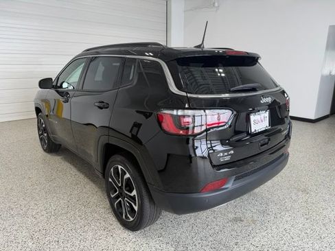 Used 2023 Jeep Compass Limited AWD/4WD image 5