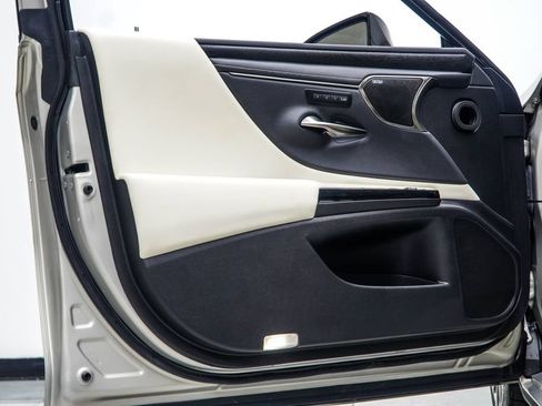 Used 2022 Lexus ES 350 Ultra Luxury w/ Accessory Package 2 FWD image 36