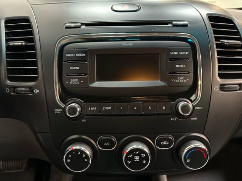 Used 2017 Kia Forte LX image 18