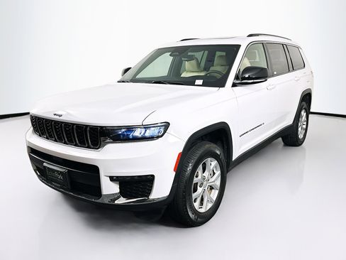 Used 2023 Jeep Grand Cherokee L Limited AWD/4WD image 3