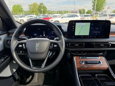 Used 2025 Lincoln Aviator Black Label w/ Jet Appearance Package AWD/4WD image 11