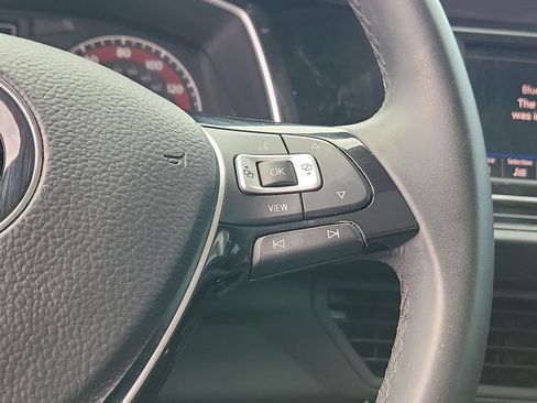 Used 2019 Volkswagen Jetta SE w/ Cold Weather Package FWD image 25