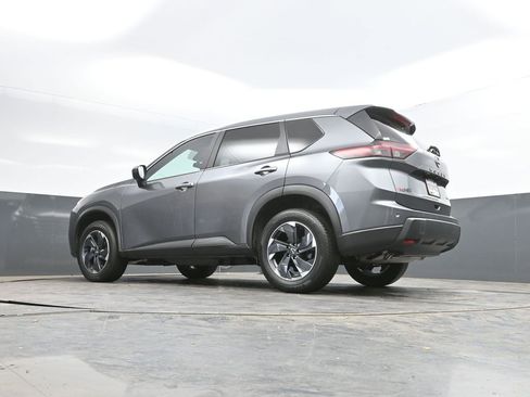Used 2025 Nissan Rogue SV AWD/4WD image 36