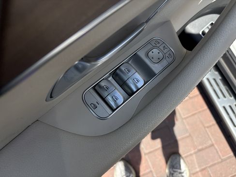 Used 2022 Mercedes-Benz GLS 450 4MATIC image 15